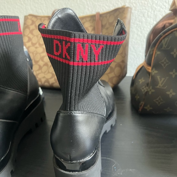 DKNY size 9 new boots - Picture 7 of 7